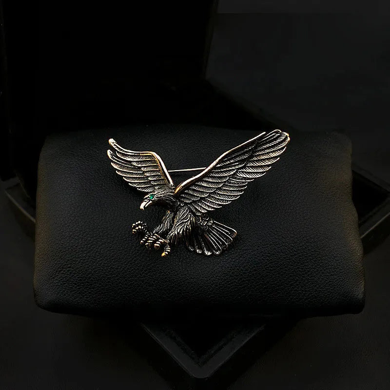 Broche de Aguila Cazadora