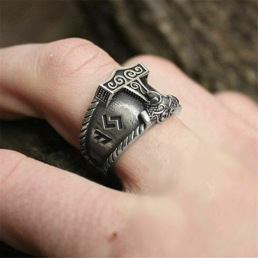 Anillo de Runas con Martillo de Thor